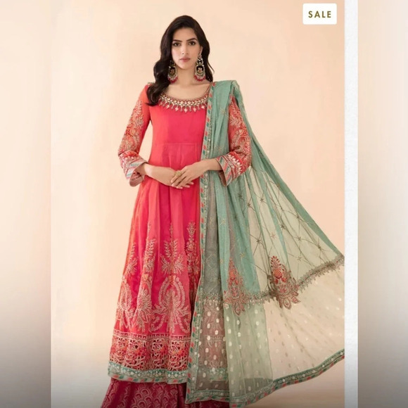 María B | Pishwas (long maxi dress) Punjabi/Indian suit with Embroidery - Large - Picture 8 of 8